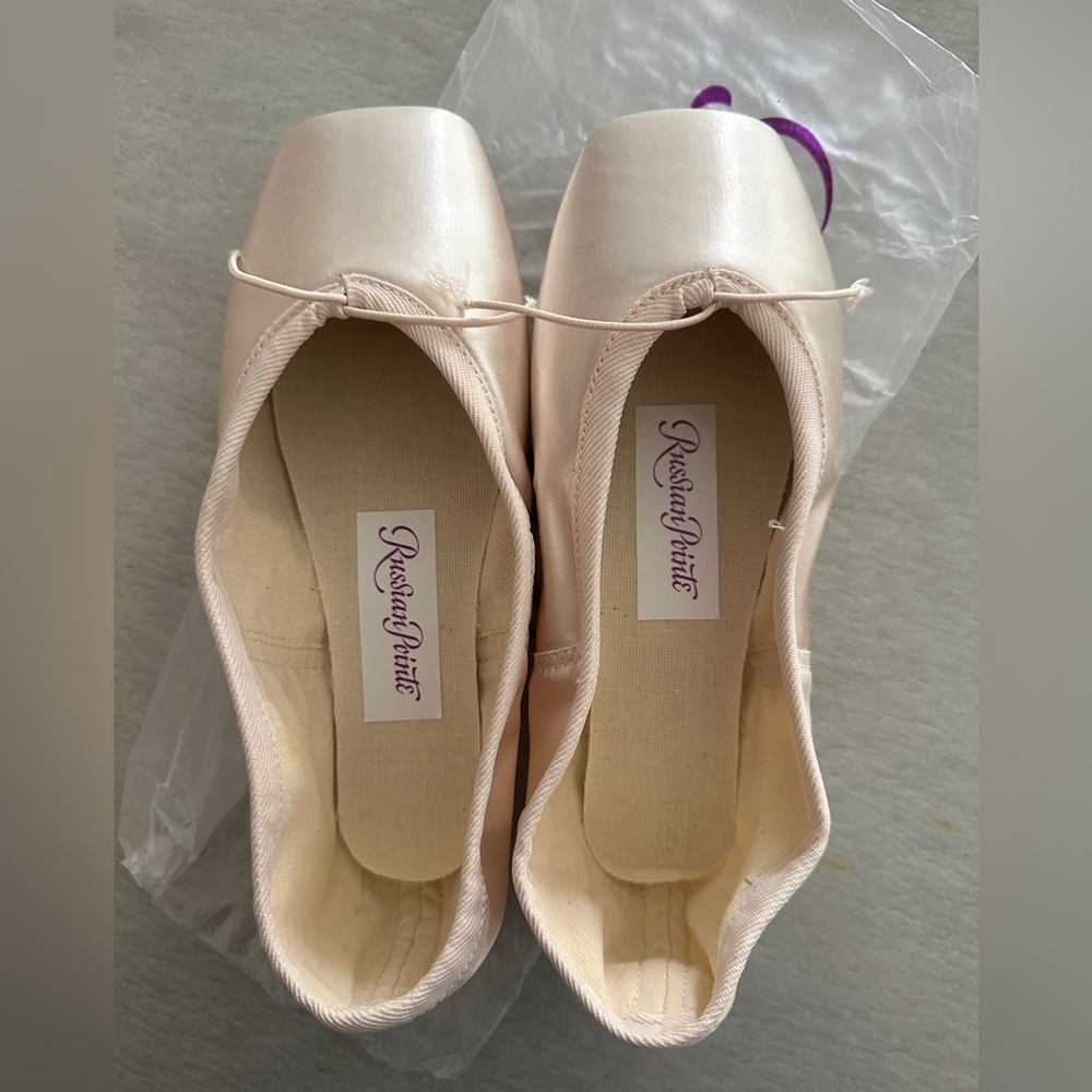 Ballet Pointe Shoes New! Russian Pointe
